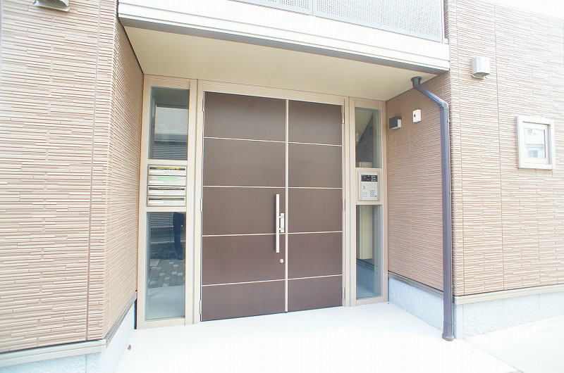 エスポワール成瀬台四番館 エントランス（オートロック付で安心生活）