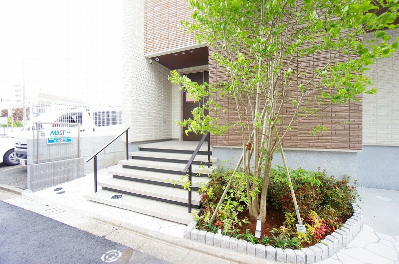 Ｈｅｌｉｏｓ　Ｃｏｕｒｔ マンション入り口