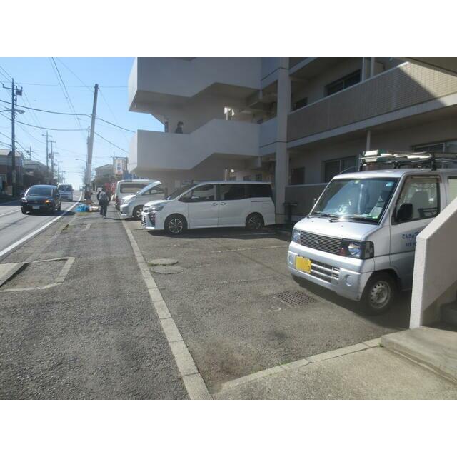 カーサピノヴェント 駐車場