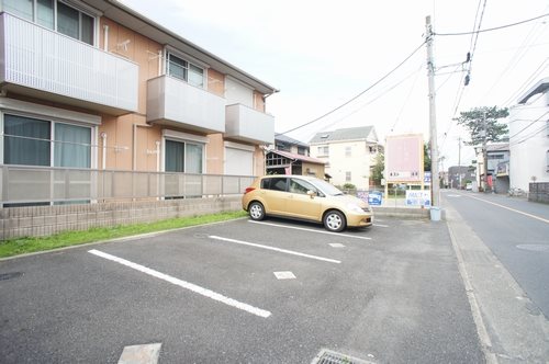 アルタイル湘南 駐車場