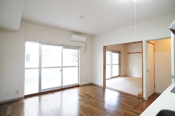 クリオ平塚壱番館 リビング