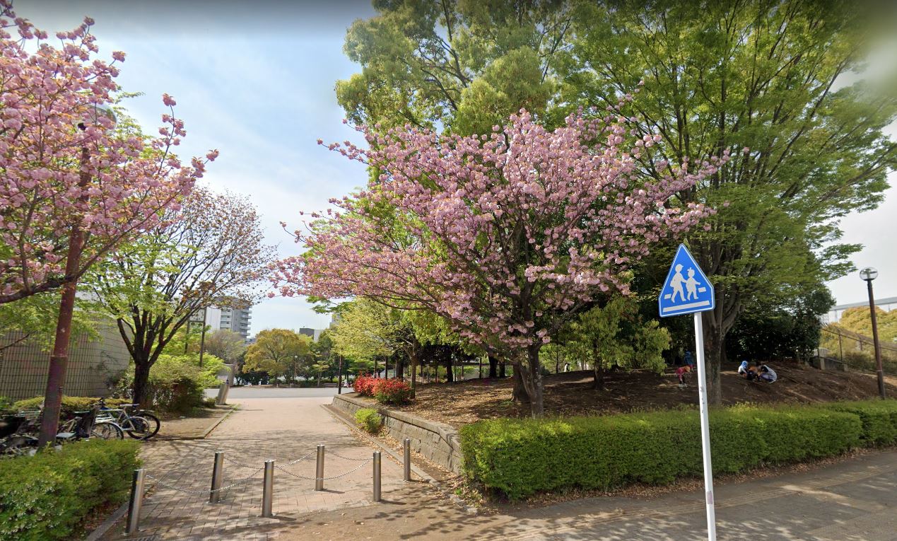 ソレイユ三和 公園