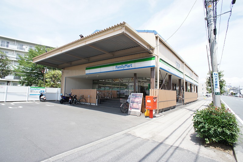アビタシオン　タカ コンビ二