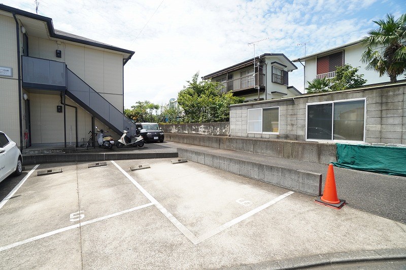 ファンタジアつきみ野 駐車場