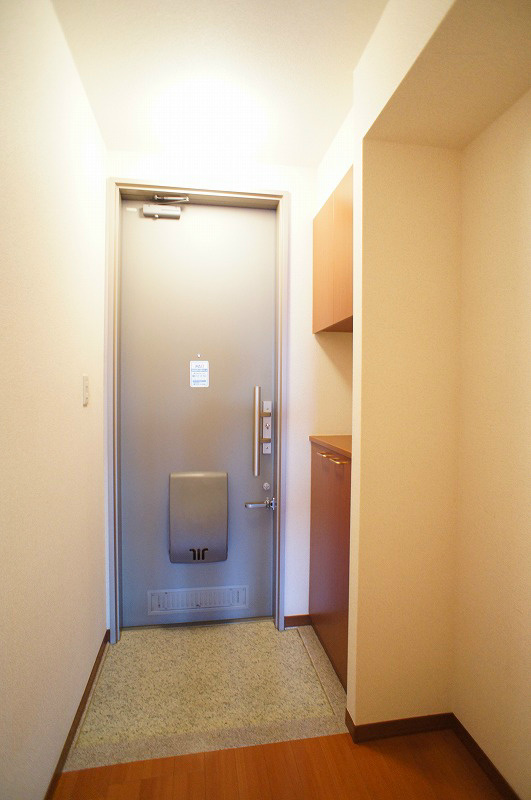 リブ　バレーナ 玄関