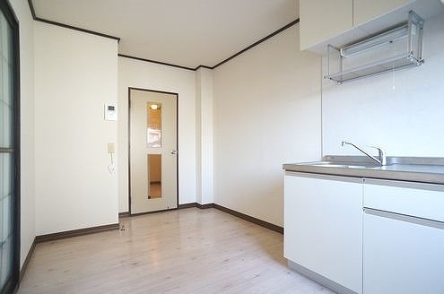 グリーンハイツ長塚 リビング