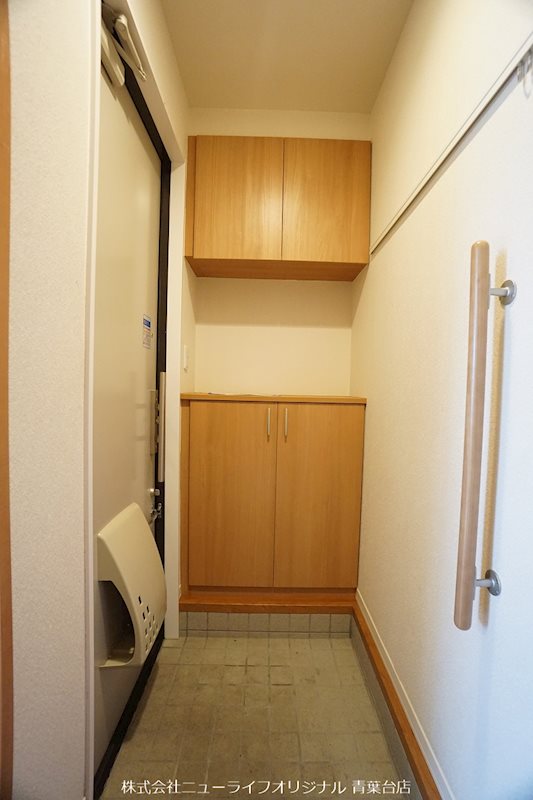 トリアングルコリーヌ 玄関