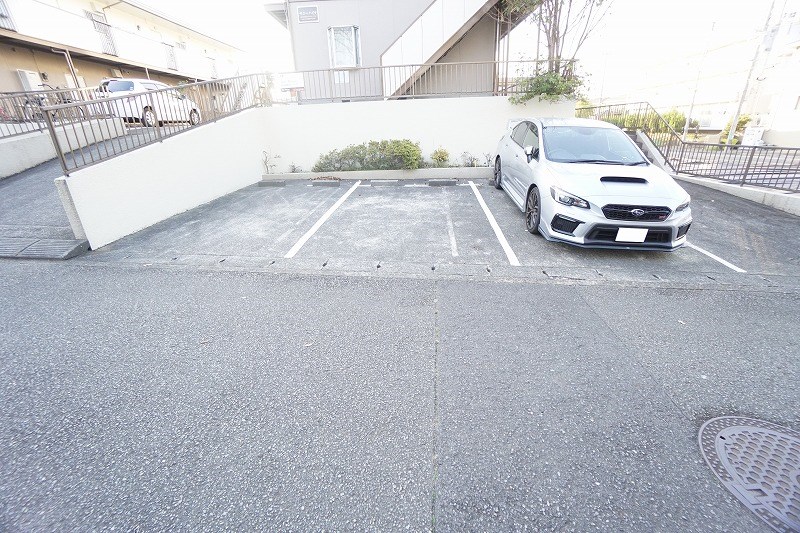 サニーハイツ 駐車場