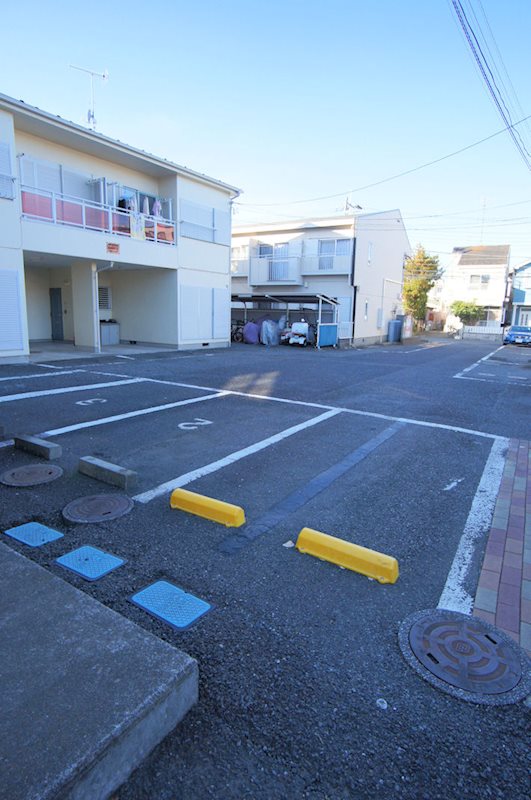スターハイツＡ 駐車場
