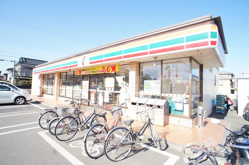 ルミエール御殿 コンビ二