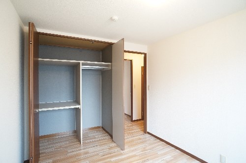 メゾンクレストＢ 収納