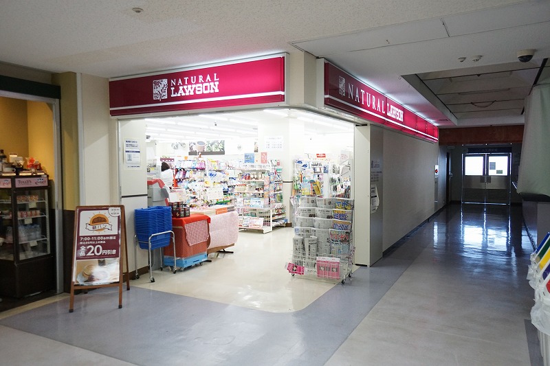 ウィステリア コンビ二