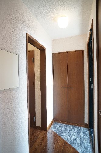 メゾンクレストＡ 玄関