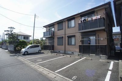 グランドソレーユＡ 駐車場