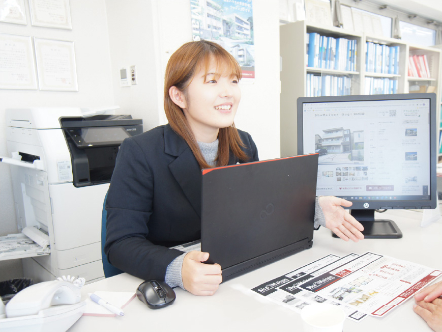 不動産　営業職／入社４年目／女性